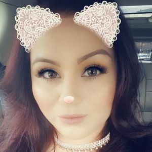 Meet your Posher, Clarissa